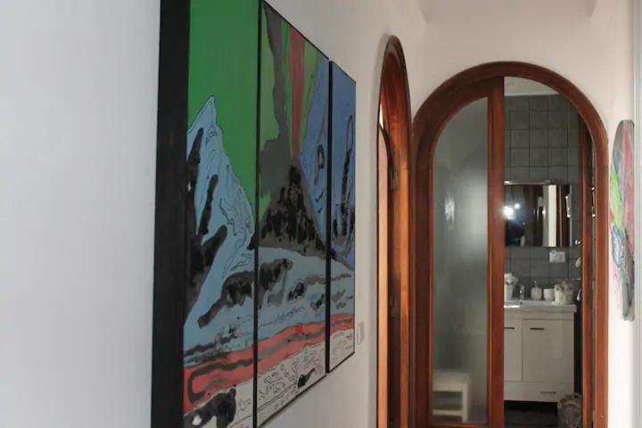 Vesuvius Suite - Elegante Appartamento In Centro Неаполь Экстерьер фото